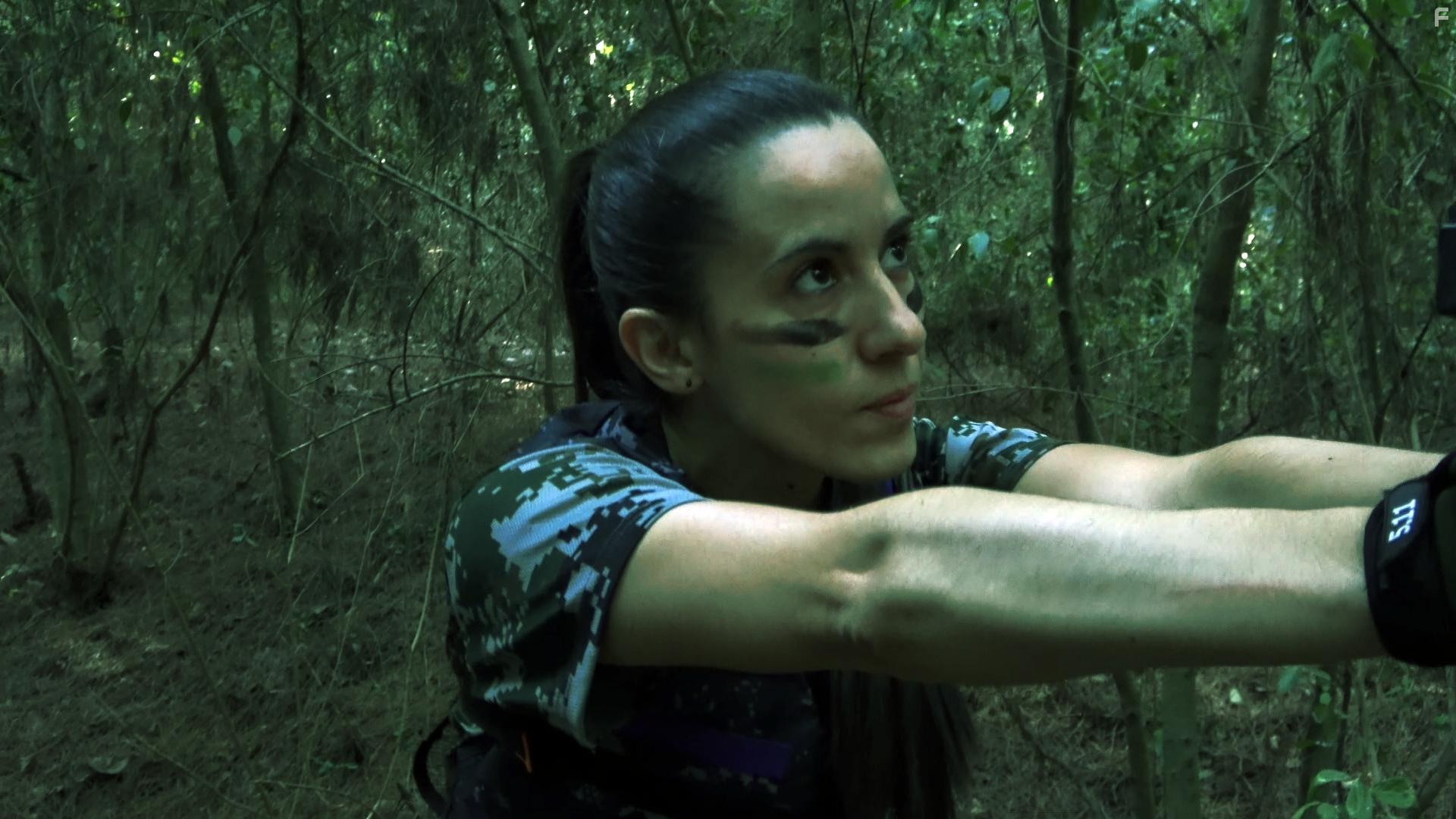 Luciana Jesus in Inimigo Desconhecido: Enemy Unknown (2020)