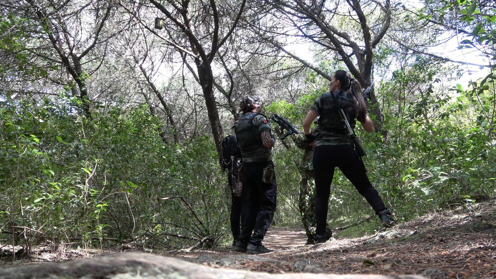 Helder Santos, Miguel Branco, Pedro Pinecross, and Luciana Jesus in Inimigo Desconhecido: Enemy Unknown (2020)