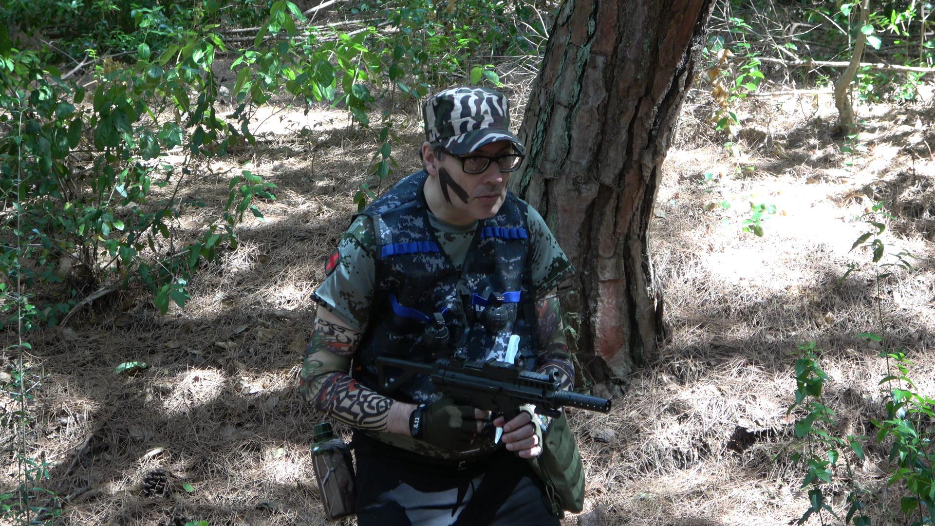 Helder Santos in Inimigo Desconhecido: Enemy Unknown (2020)