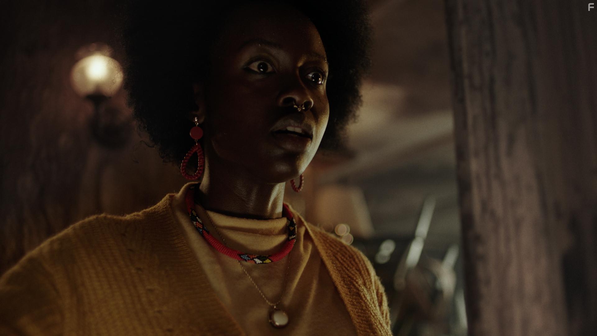 Akosia Sabet in Deadhouse Dark (2020)