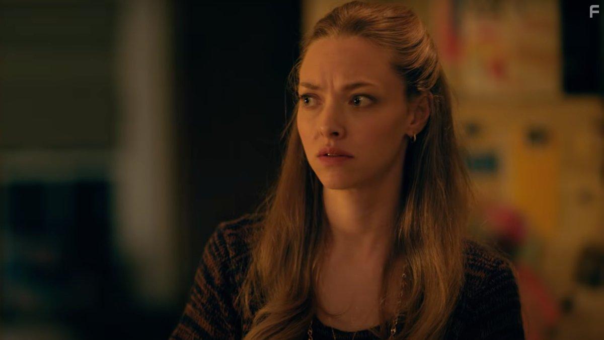 Amanda Seyfried in Things Heard & Seen (2021)