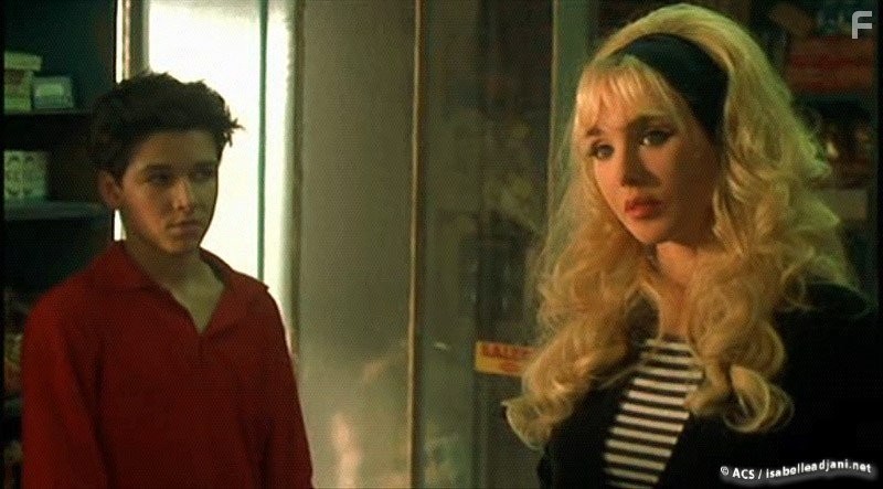 Isabelle Adjani and Pierre Boulanger in Мсье Ибрагим и цветы Корана (2003)