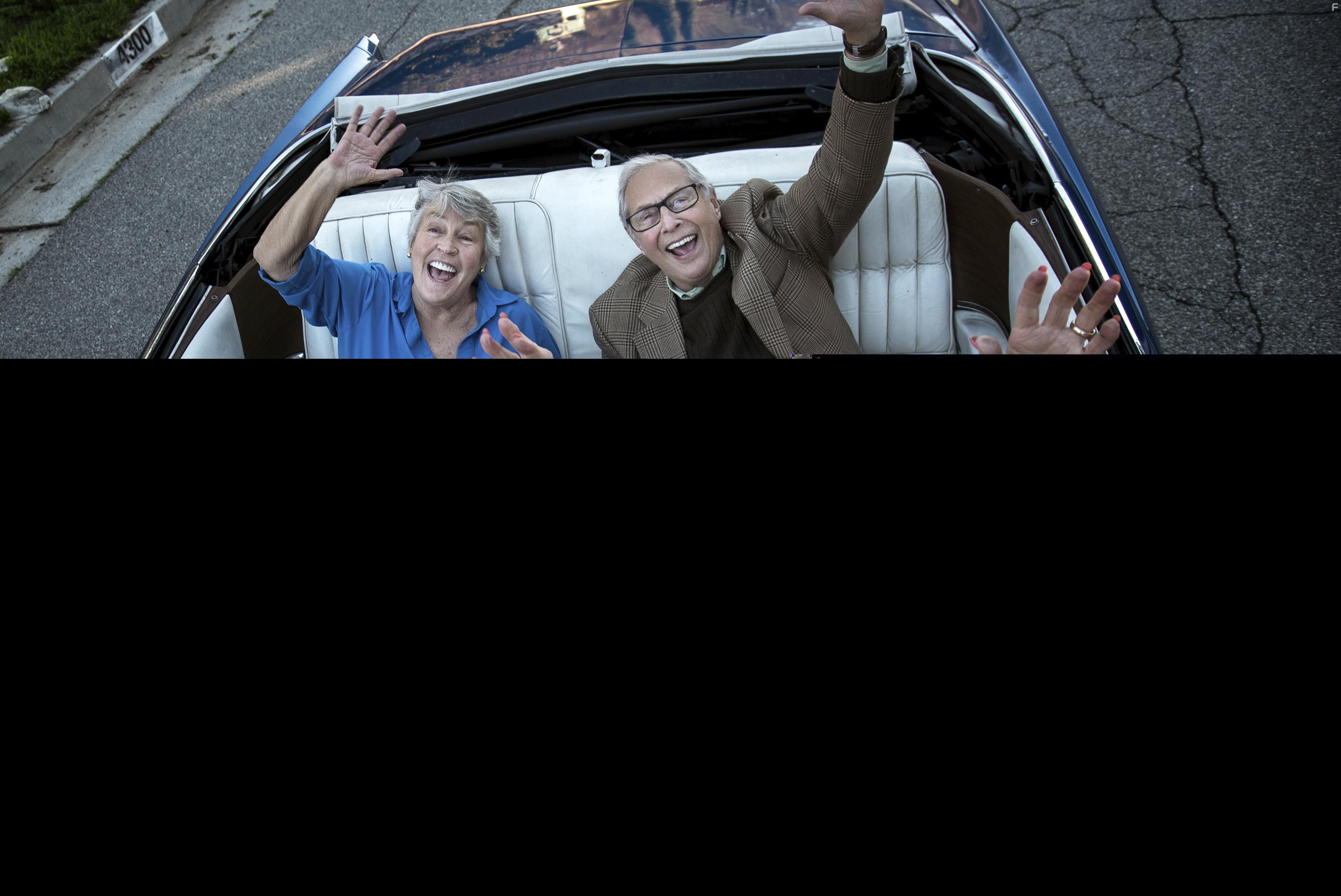 Edward Asner, Marion Ross, Mark Rydell, and Helen Reddy in Senior Entourage (2021)