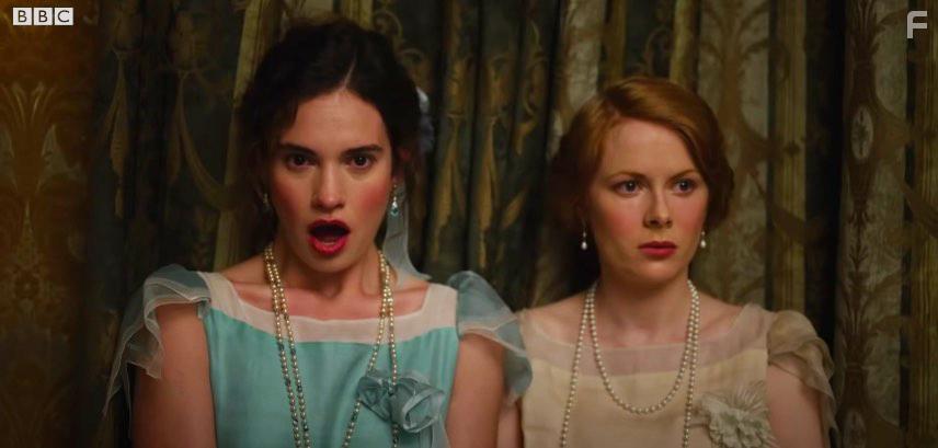 Emily Beecham and Lily James in The Pursuit of Love (2021)