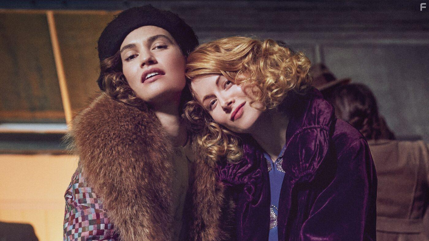 Emily Beecham and Lily James in The Pursuit of Love (2021)