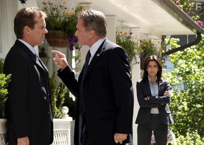 Michael Douglas, Kiefer Sutherland, and Eva Longoria in Охранник (2006)