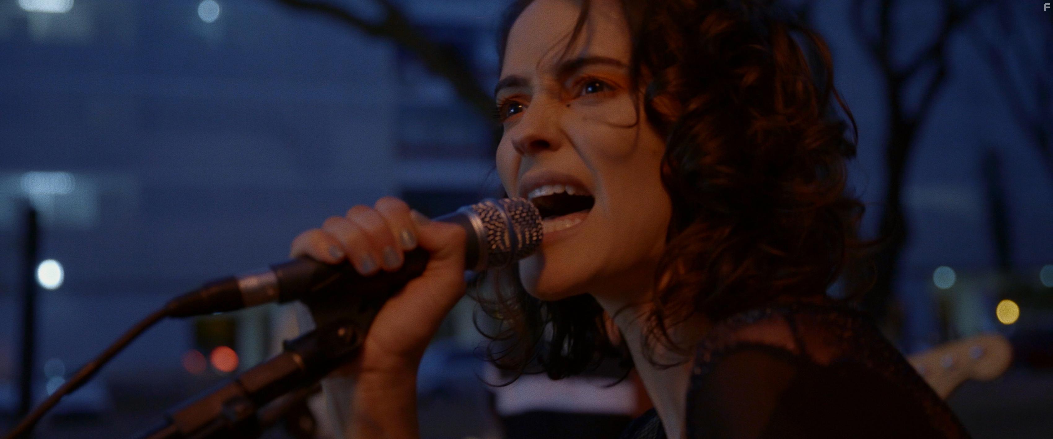 Ayla Gresta in Ainda Temos a Imensido da Noite (2019)