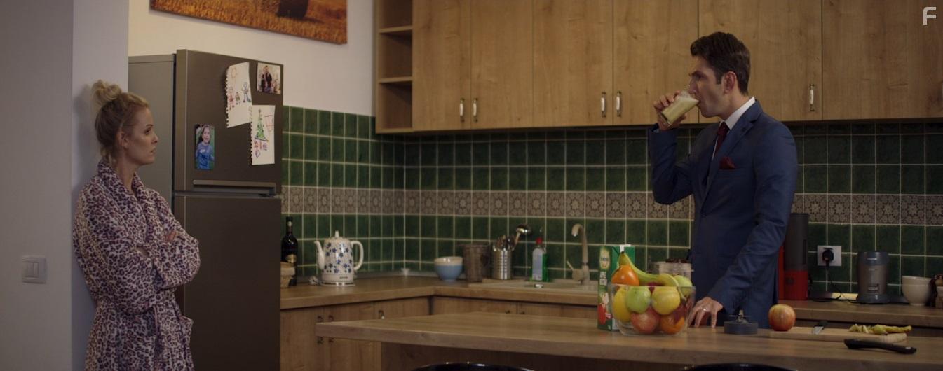 Marcel Dorian and Michelle J. Wright in Introspectum Motel (2021)