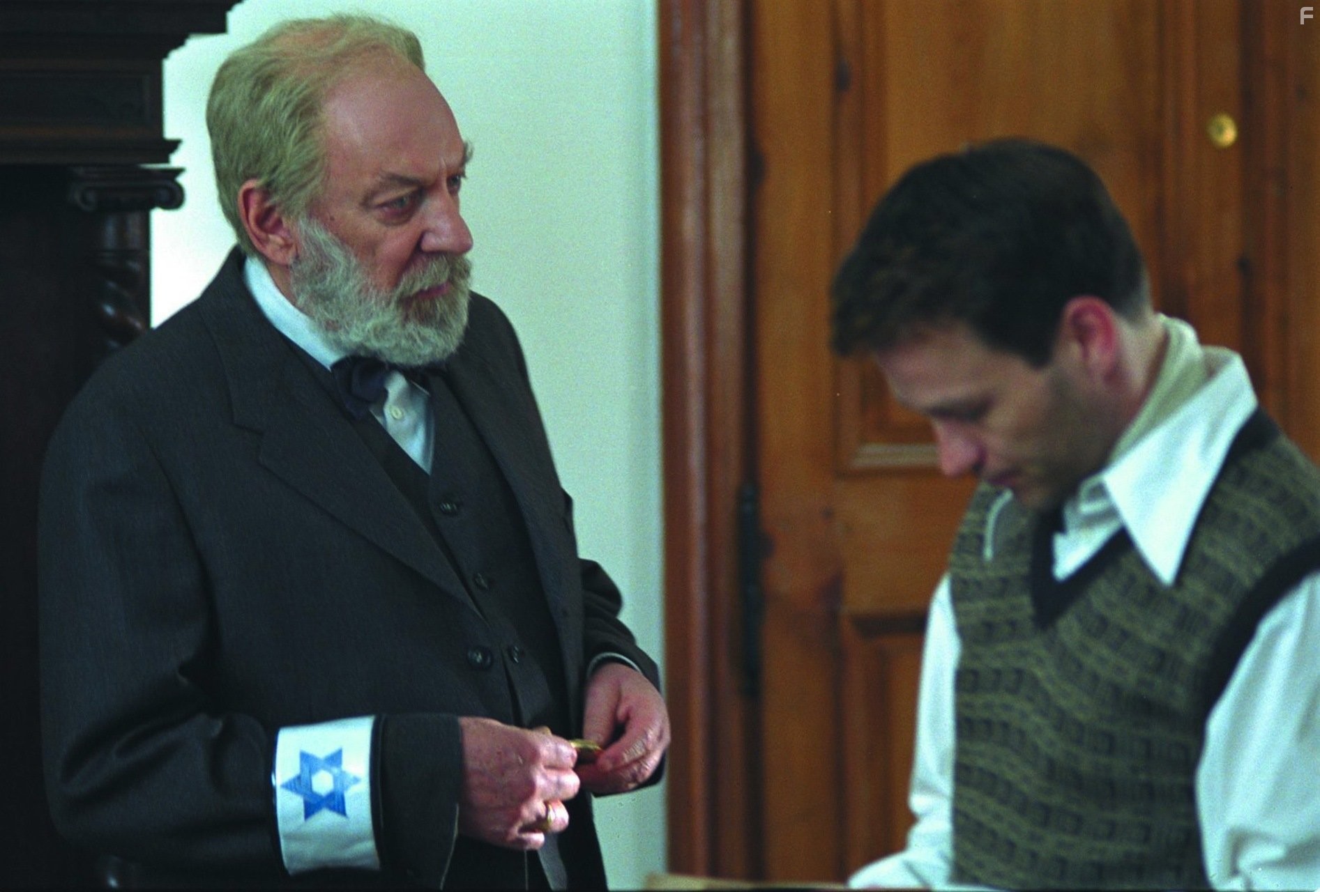 Donald Sutherland in Восстание (2001)