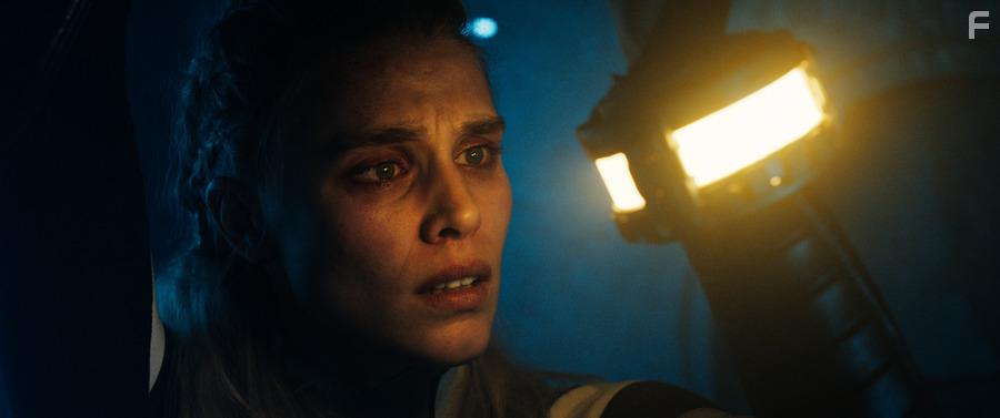 Gaia Weiss in Meander (2020)