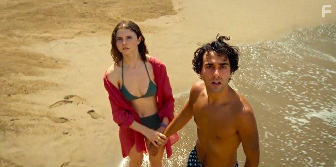 Alex Wolff and Thomasin McKenzie in Old (2021)