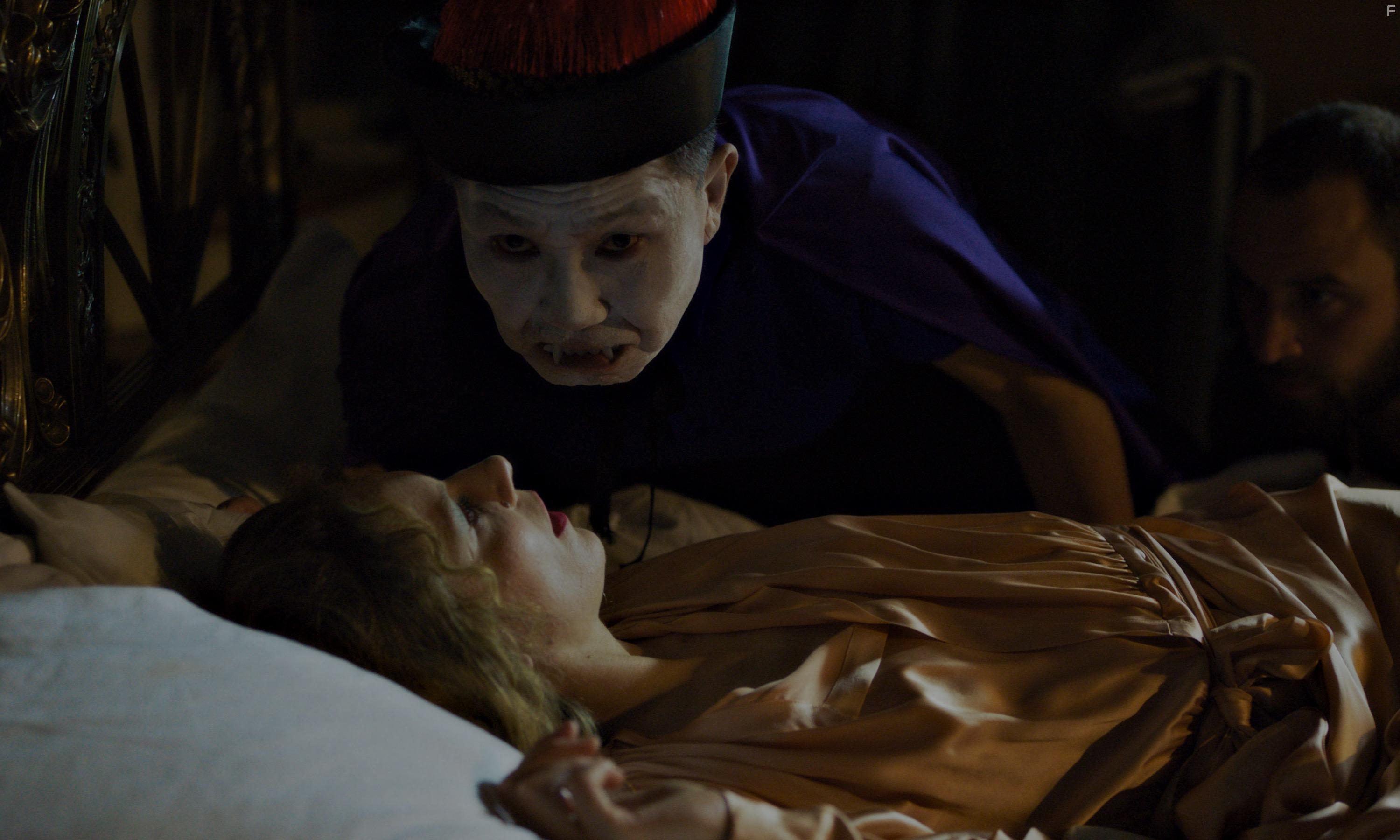 Lilith Stangenberg, Aleksandre Koberidze, and Kyung-Taek Lie in Blutsauger (2021)