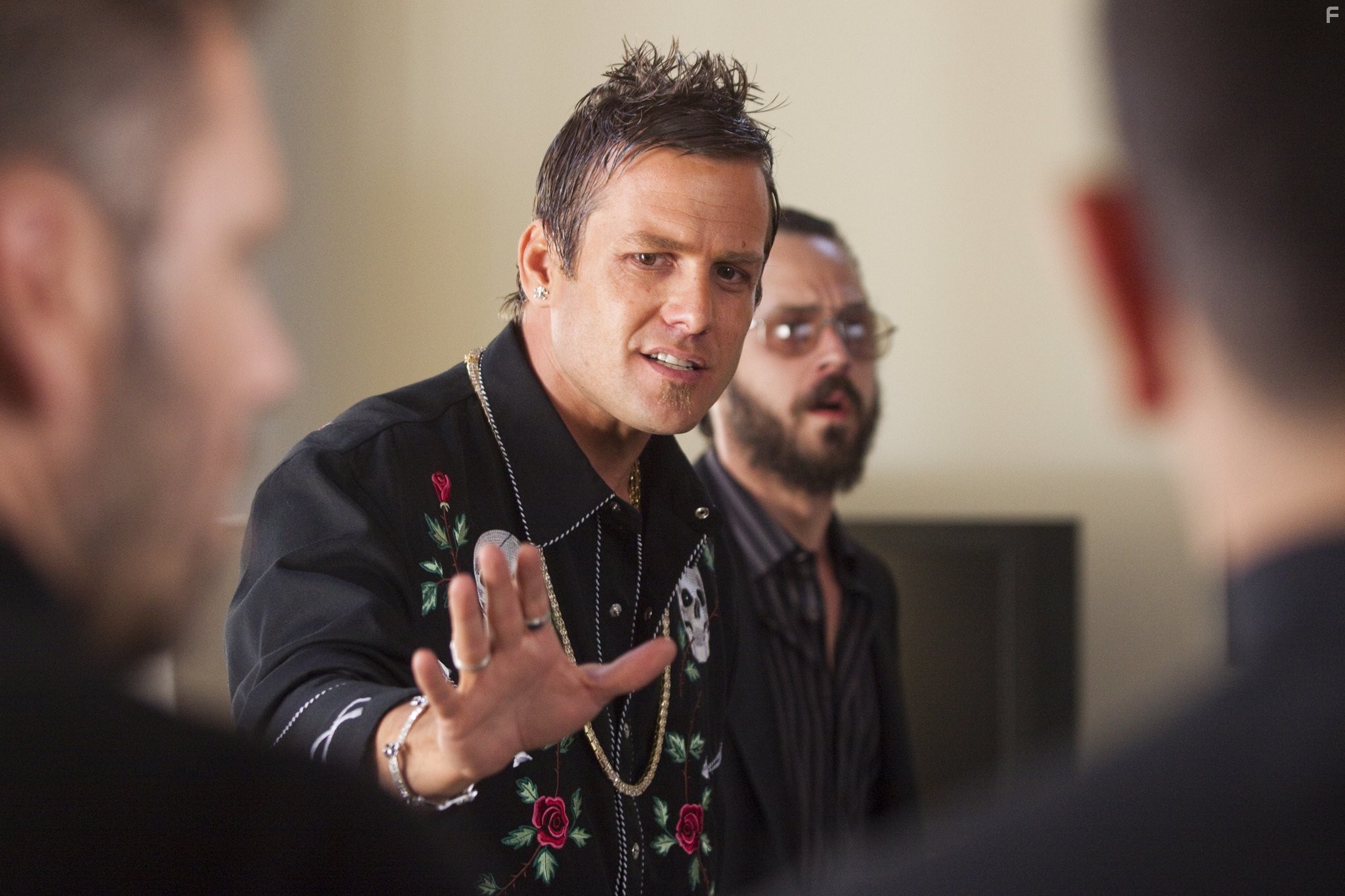 Gabriel Macht in Посредники (2009)