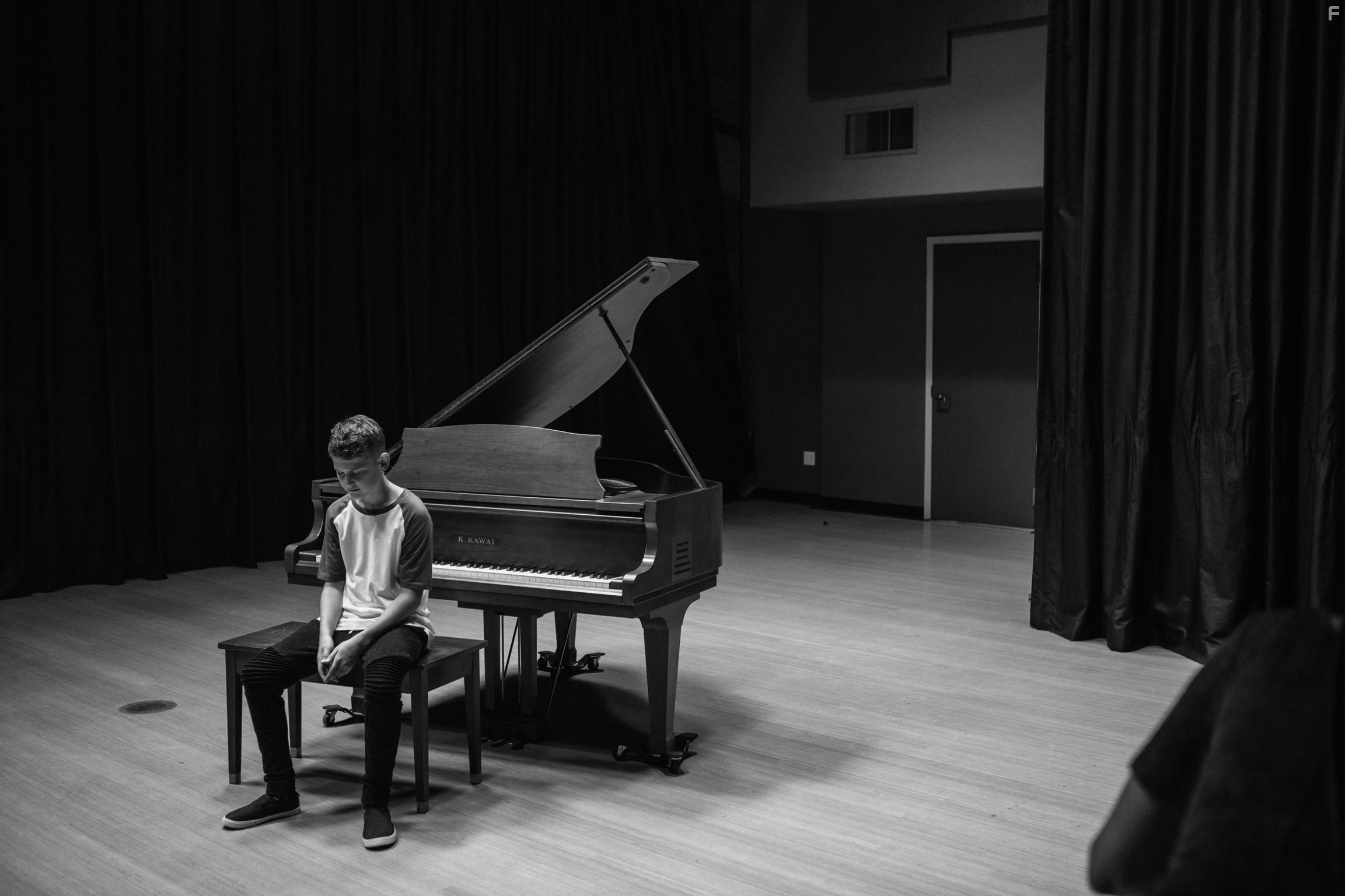 Peyton Allen in Bright Ones (2019)