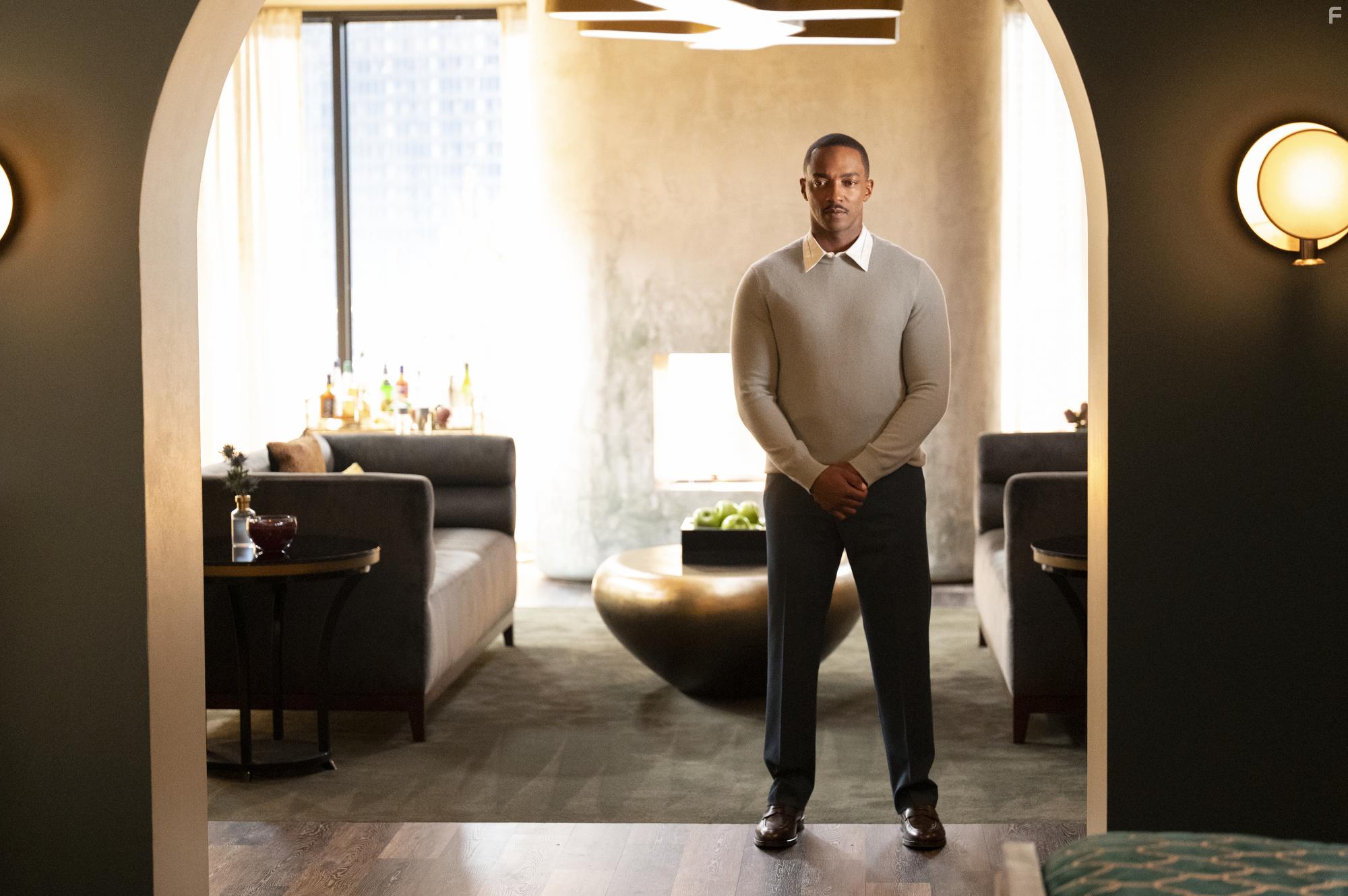 Anthony Mackie in Solos (2021)