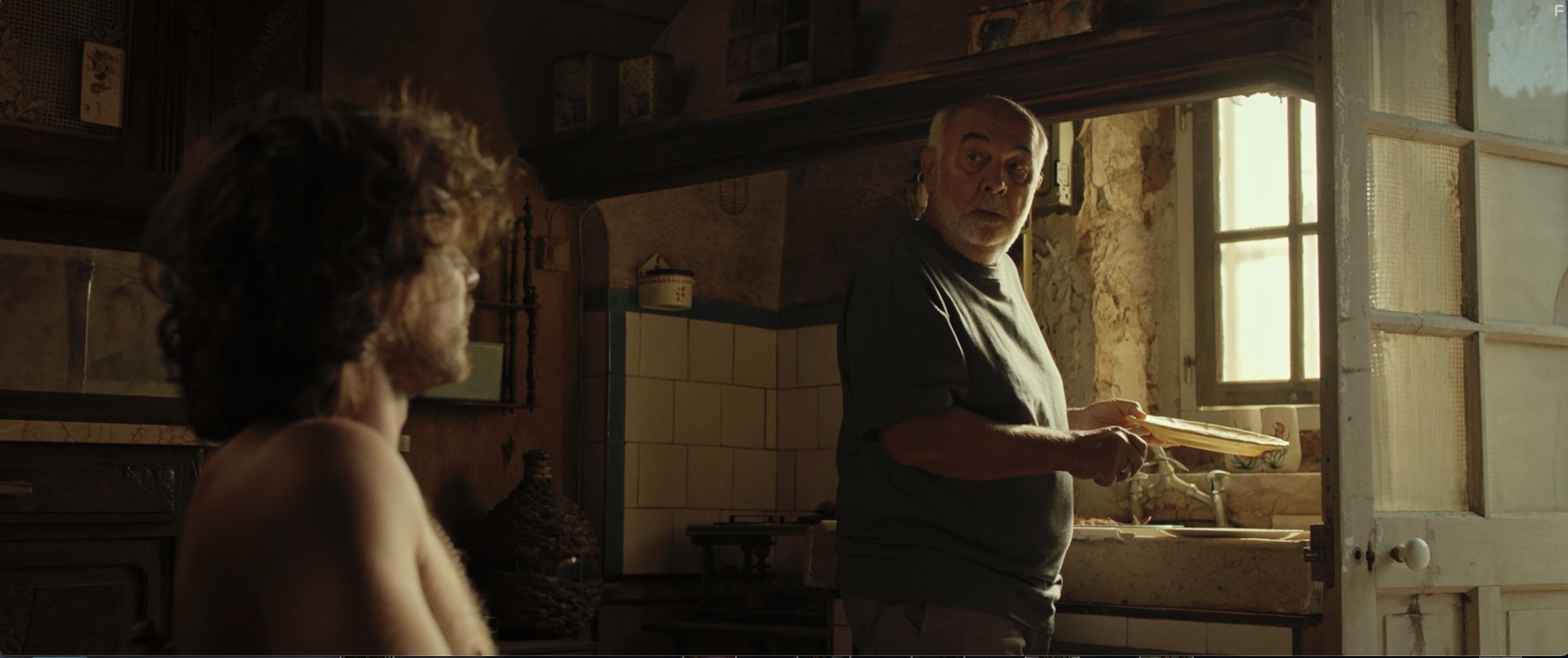 Laurent Baudens, Nicolas Cuche, Grard Jugnot, Gal Nouaille, Tristan Tortuyaux, and Louka Meliava in Pourris gts (2021)