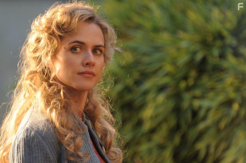 Virginie Desarnauts in La maison des Rocheville (2010)