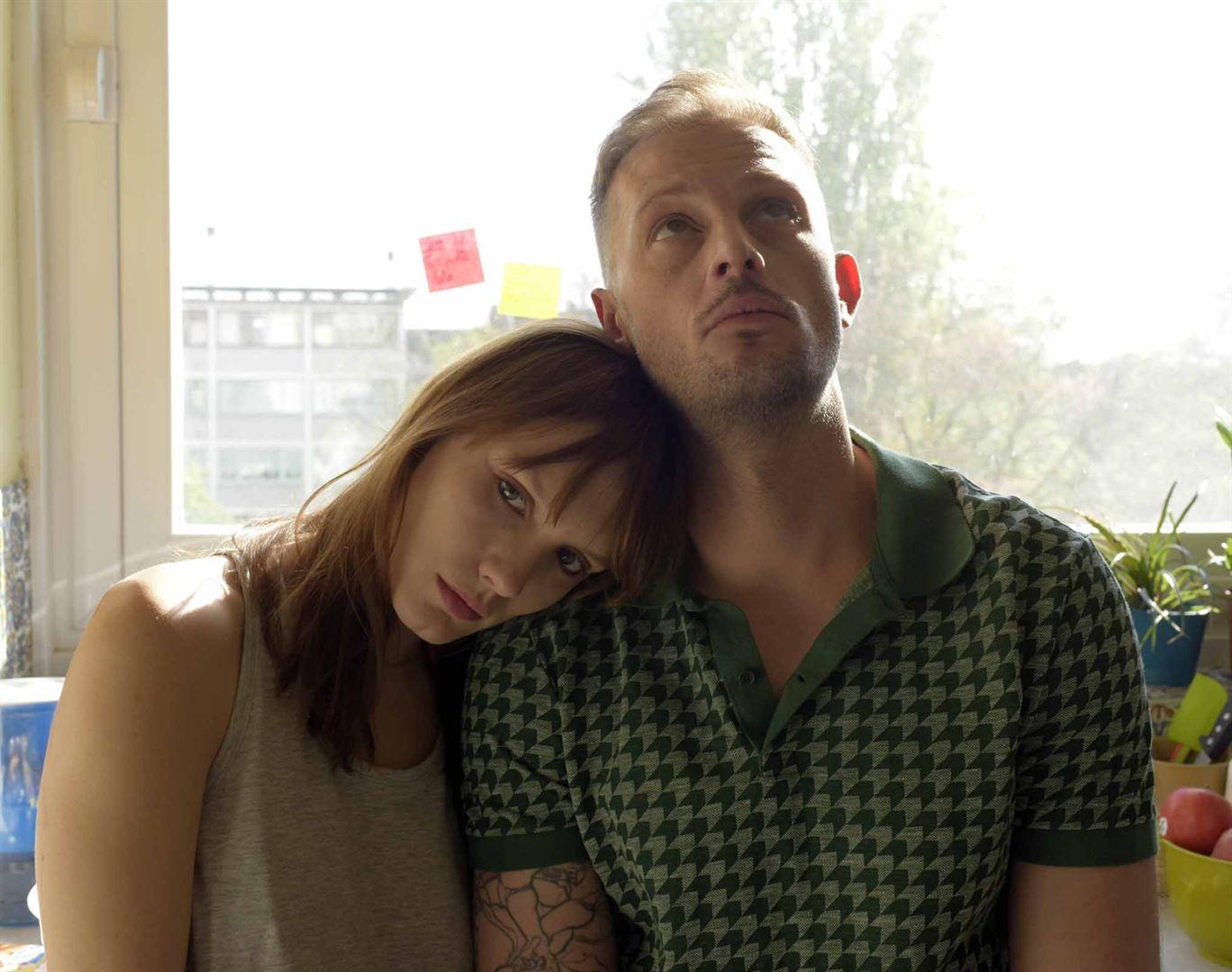 Nicolas Duvauchelle and Ana Girardot in Bonhomme (2018)