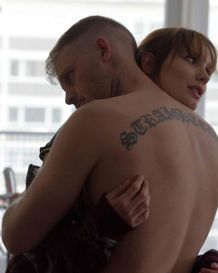 Nicolas Duvauchelle and Ana Girardot in Bonhomme (2018)