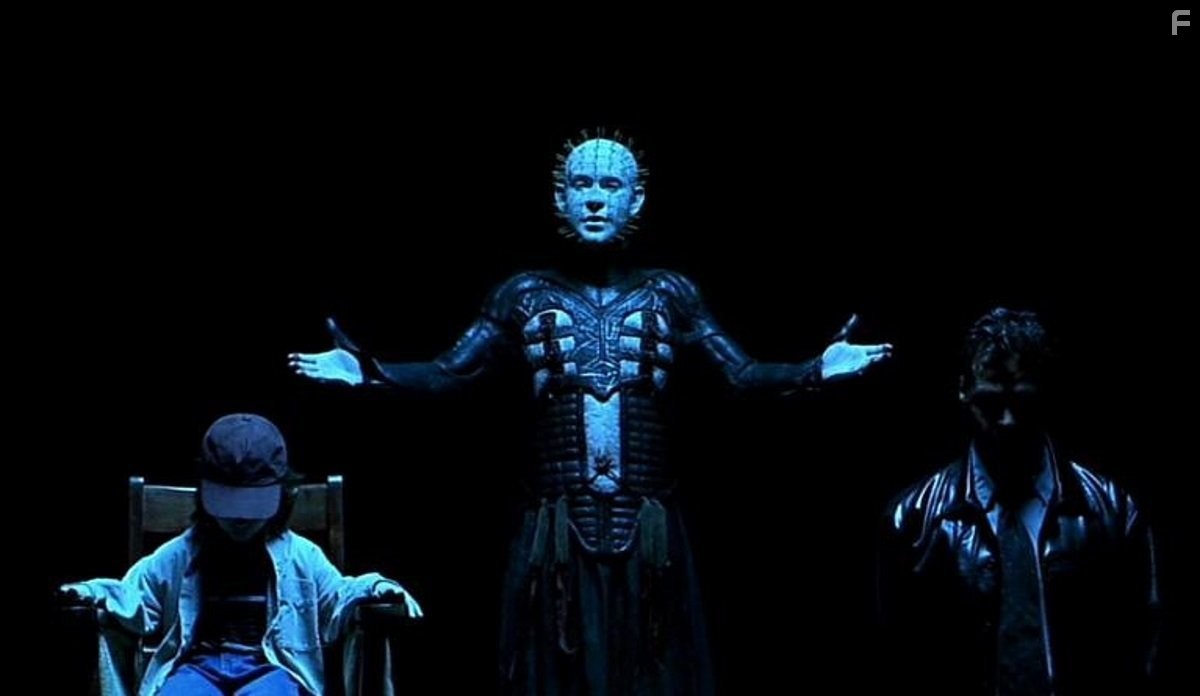 Doug Bradley in Yосставший из ада 5: Преисподняя (2000)