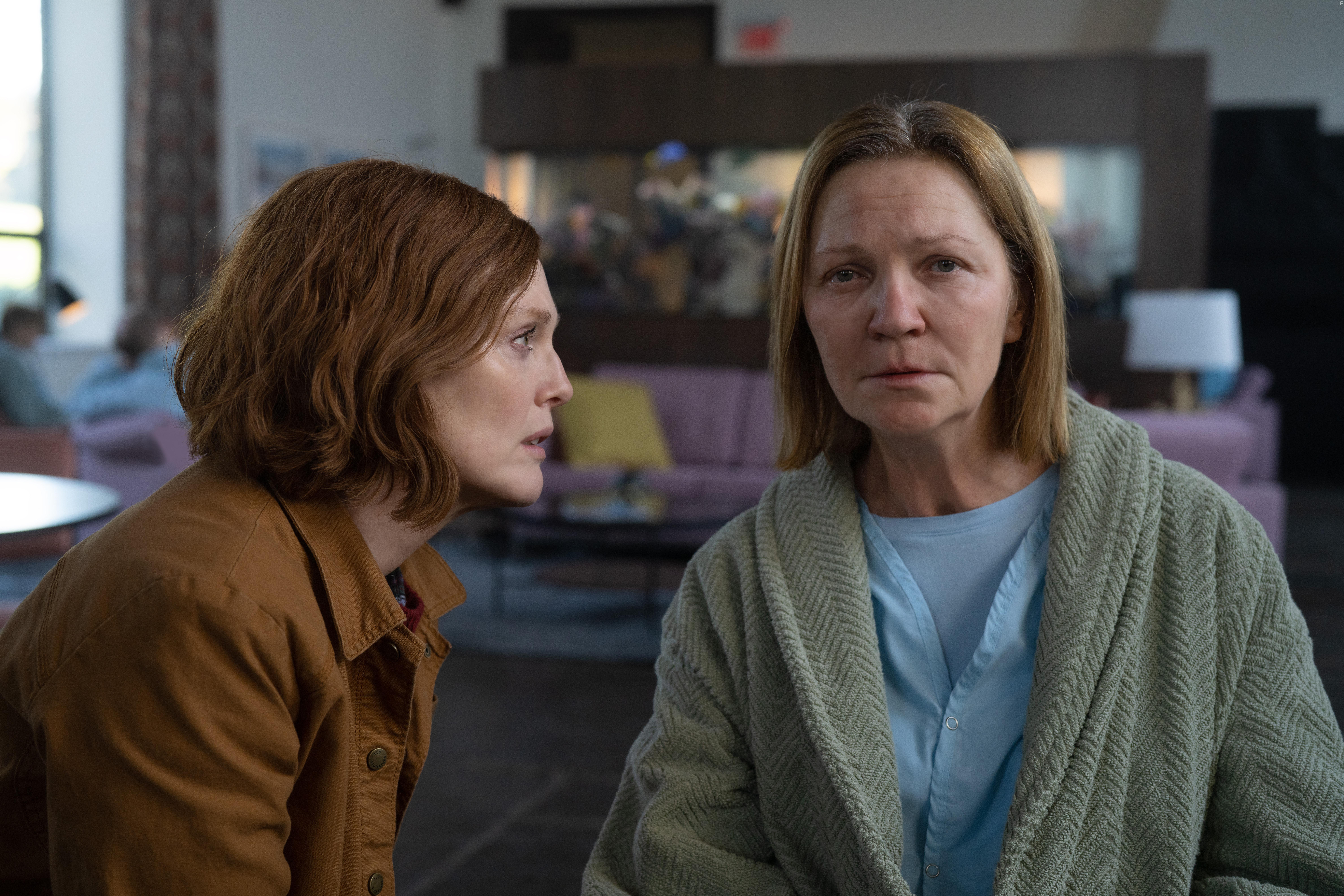 Julianne Moore and Joan Allen in Lisey's Story (2021)