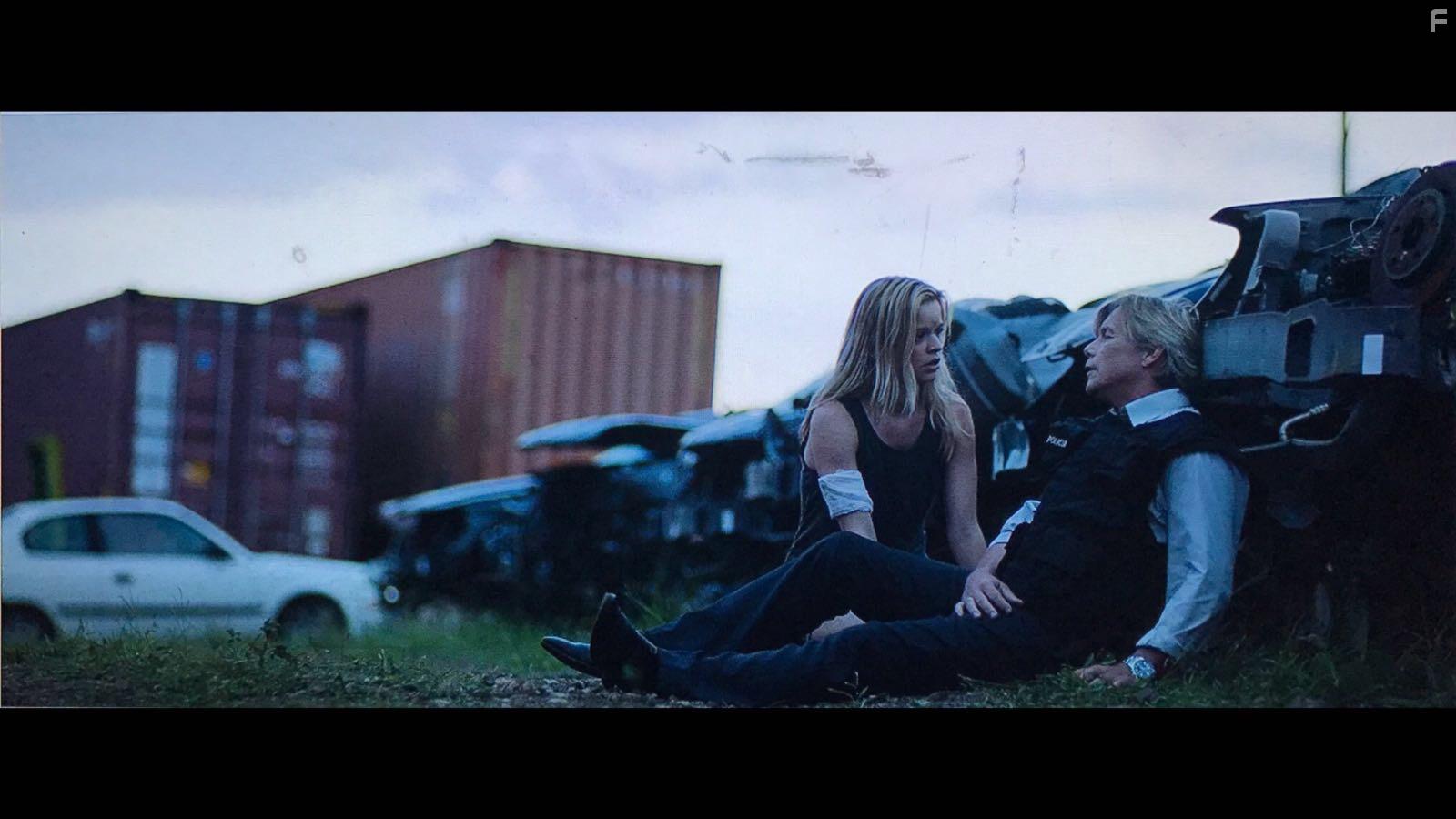 Christopher Atkins and Dina De Laurentiis in Attraction to Paris (2021)