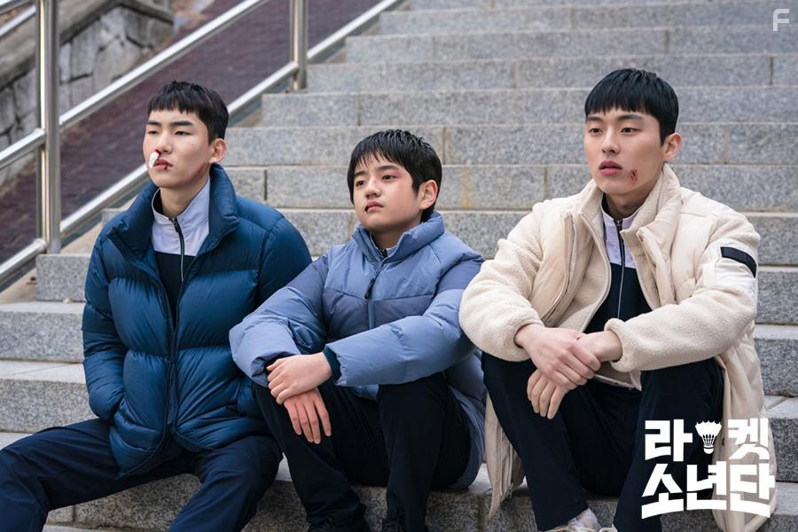 Choi Hyun-Wook, Kang-Hoon Kim, and Tang Joon-sang in Raketsonyeondan (2021)