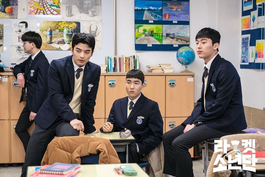 Choi Hyun-Wook, Sang-Yeon Son, and Tang Joon-sang in Raketsonyeondan (2021)