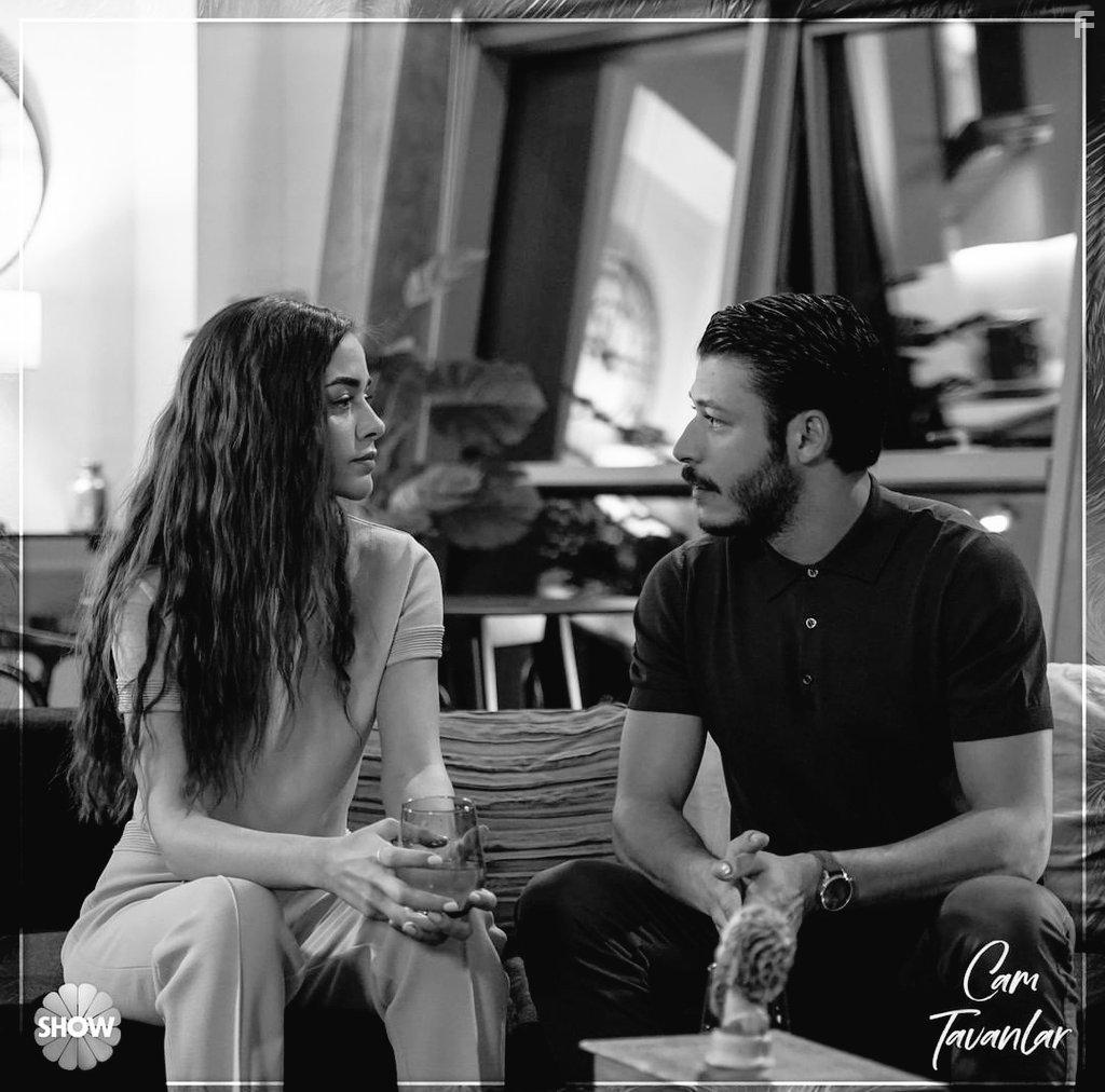 Bensu Soral and Kubilay Aka in Cam Tavanlar (2021)