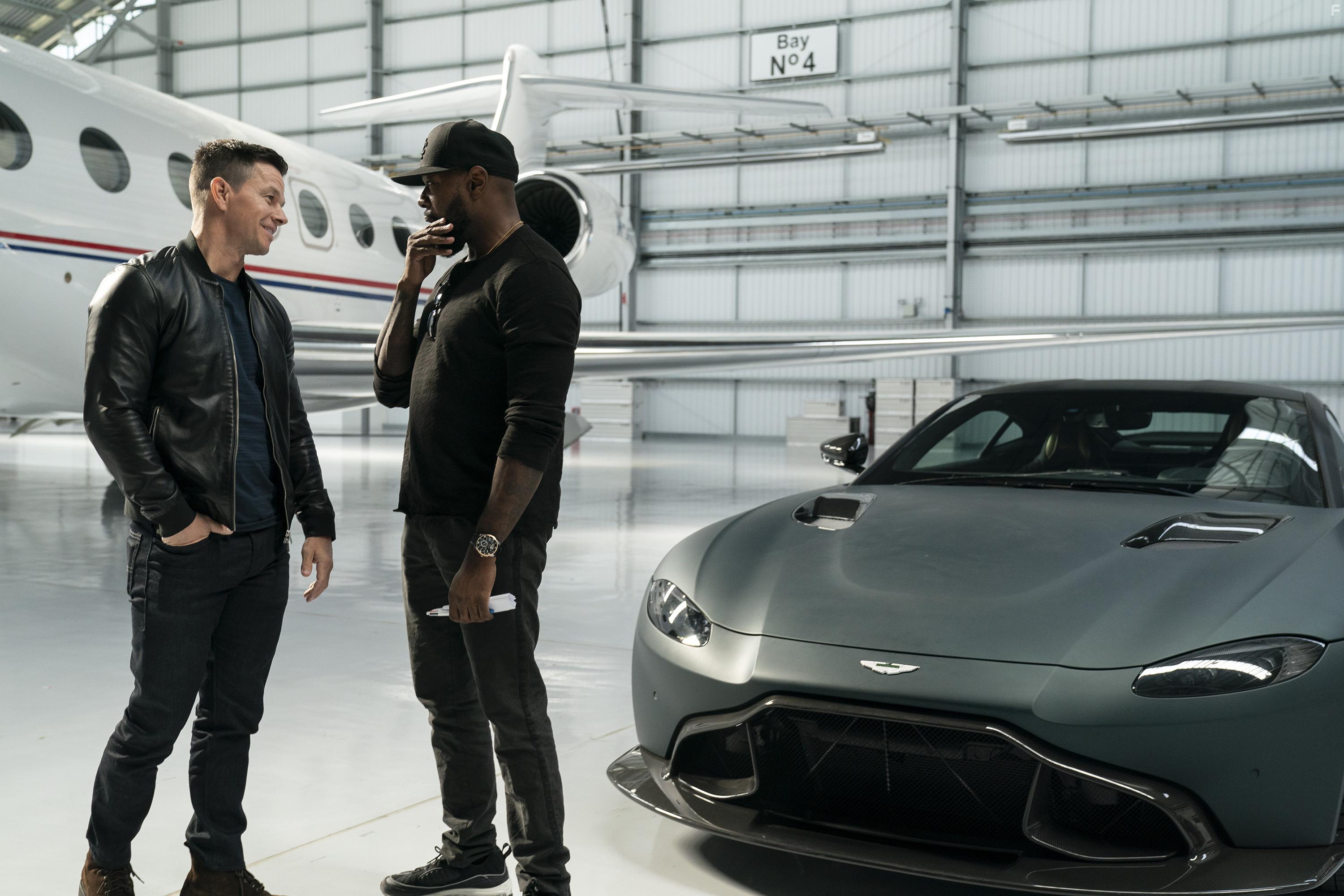 Mark Wahlberg and Antoine Fuqua in Infinite (2021)