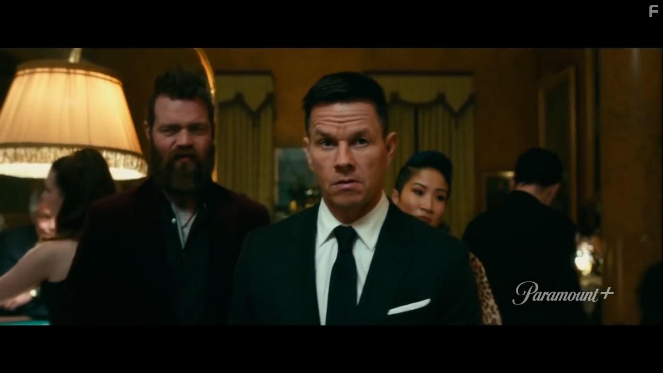 Mark Wahlberg, Jhannes Haukur Jhannesson, and Kae Alexander in Infinite (2021)