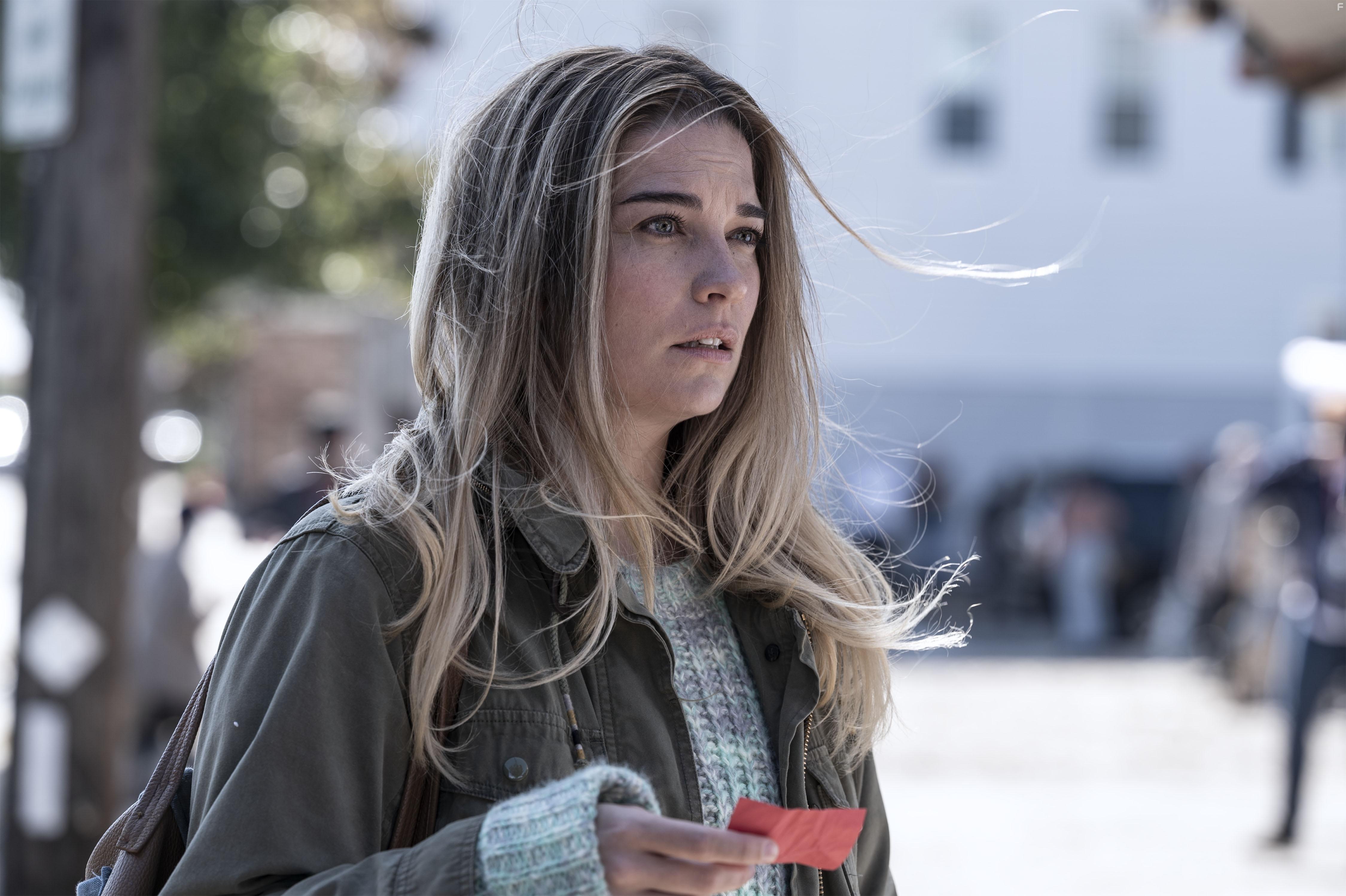 Annie Murphy in Kevin Can F**k Himself (2021)
