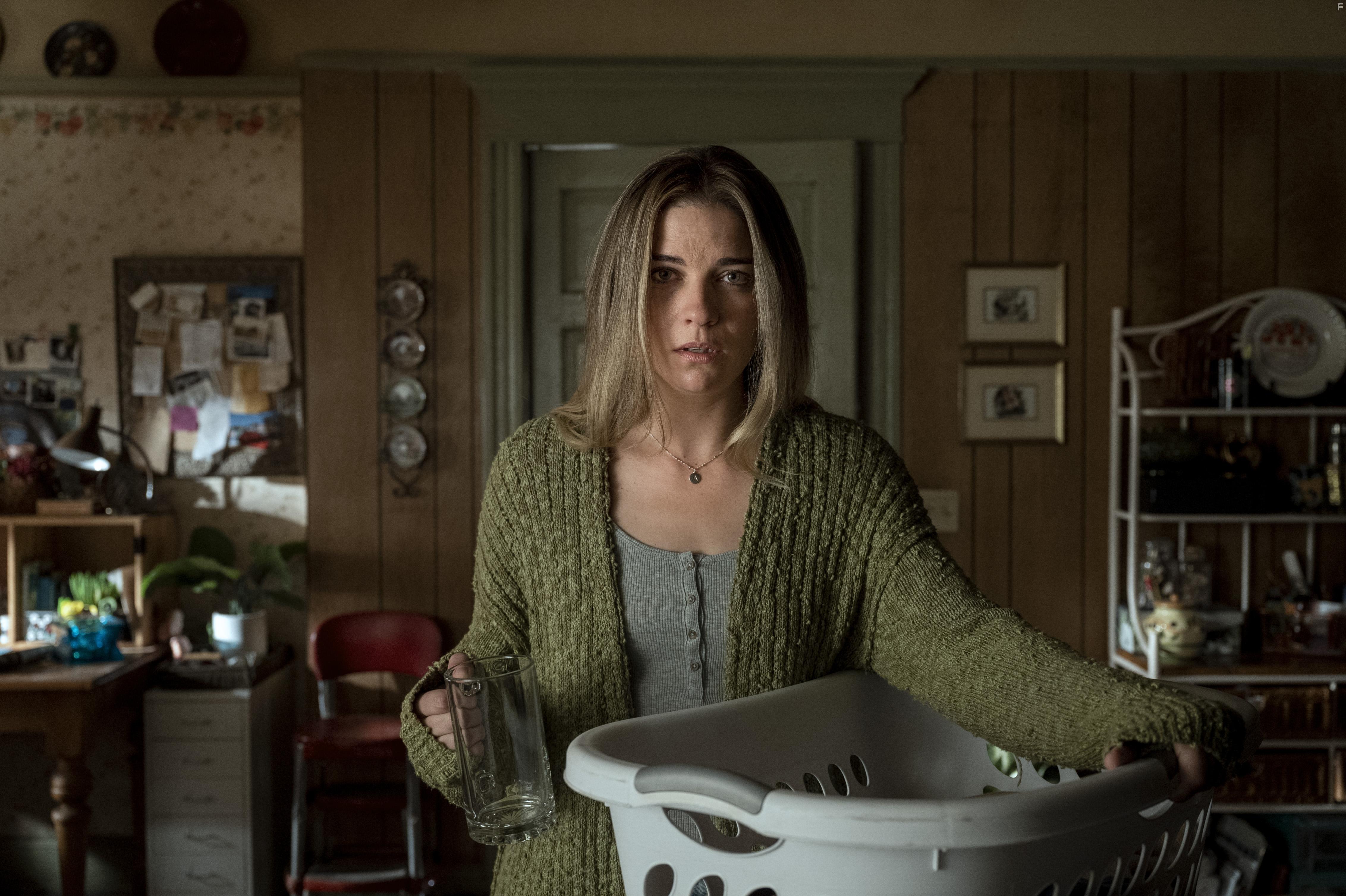 Annie Murphy in Kevin Can F**k Himself (2021)