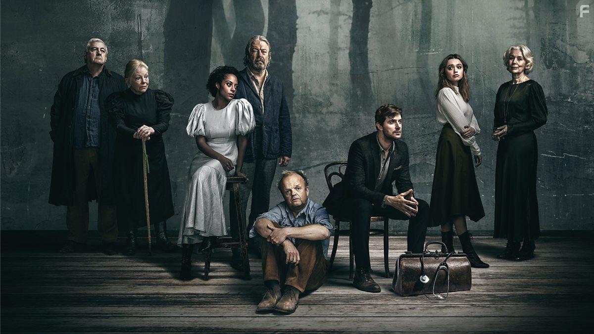 Roger Allam, Richard Armitage, Anna Calder-Marshall, Toby Jones, Dearbhla Molloy, Peter Wight, Aimee Lou Wood, and Rosalind Eleazar in Uncle Vanya (2020)