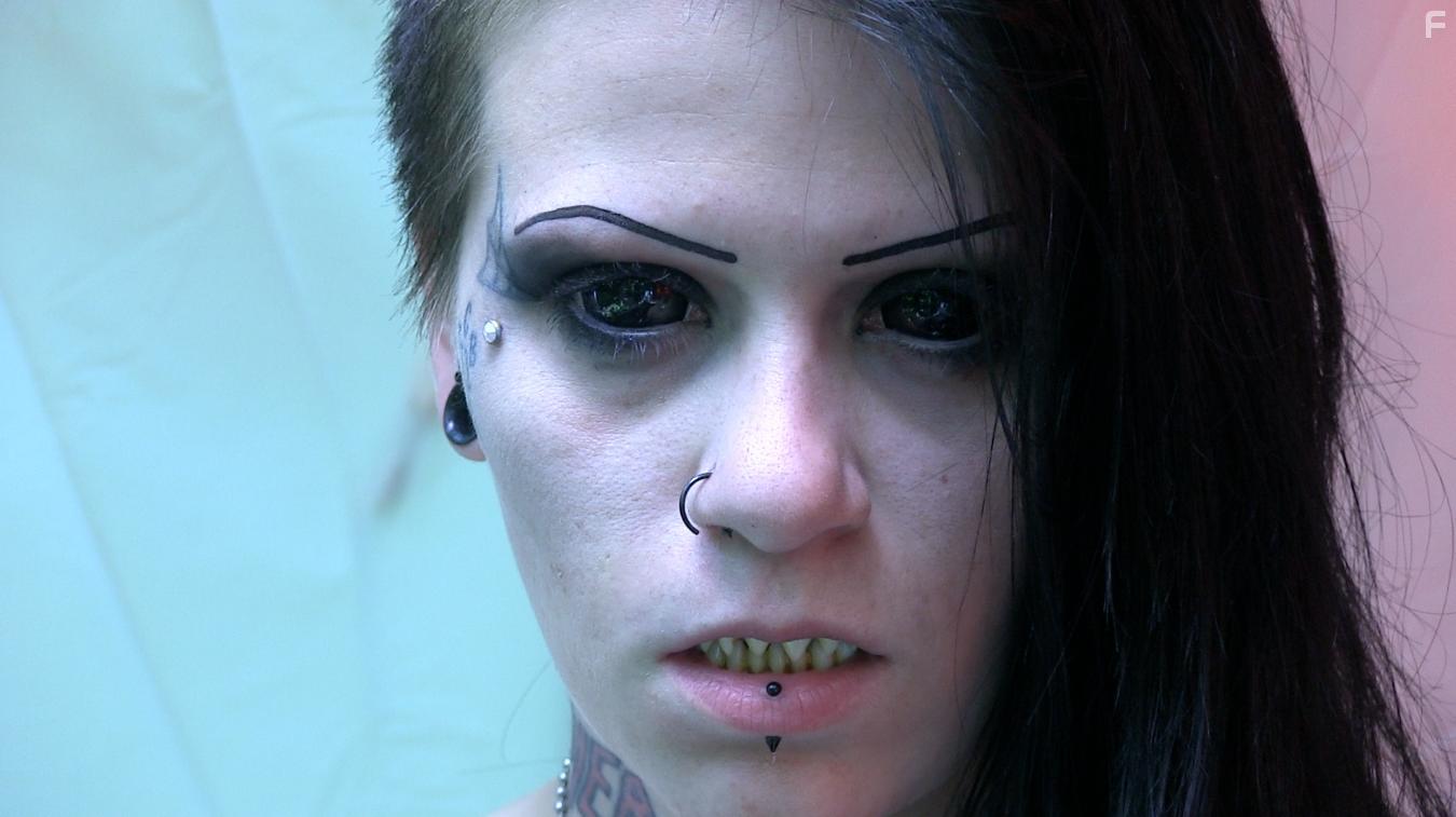 Mallory Maneater in Guardia de Mal 2 (2020)