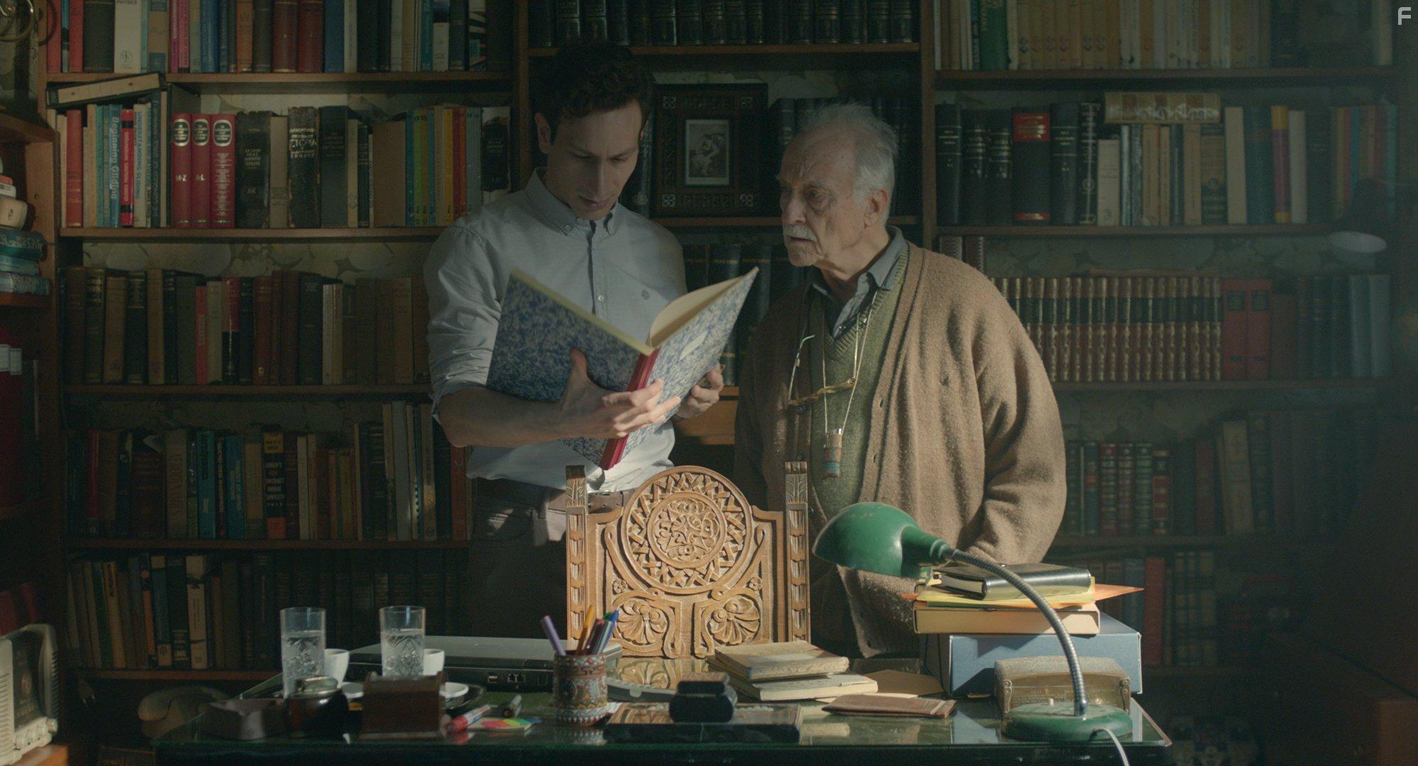 Thanasis Papageorgiou and Michalis Sarantis in Apostratos (2019)