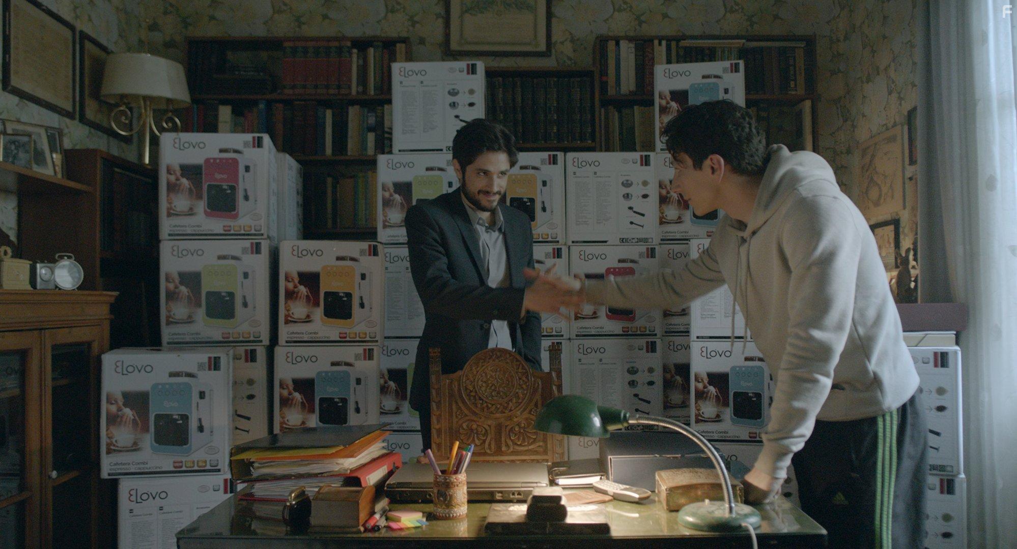 Yiannis Niarros and Michalis Sarantis in Apostratos (2019)