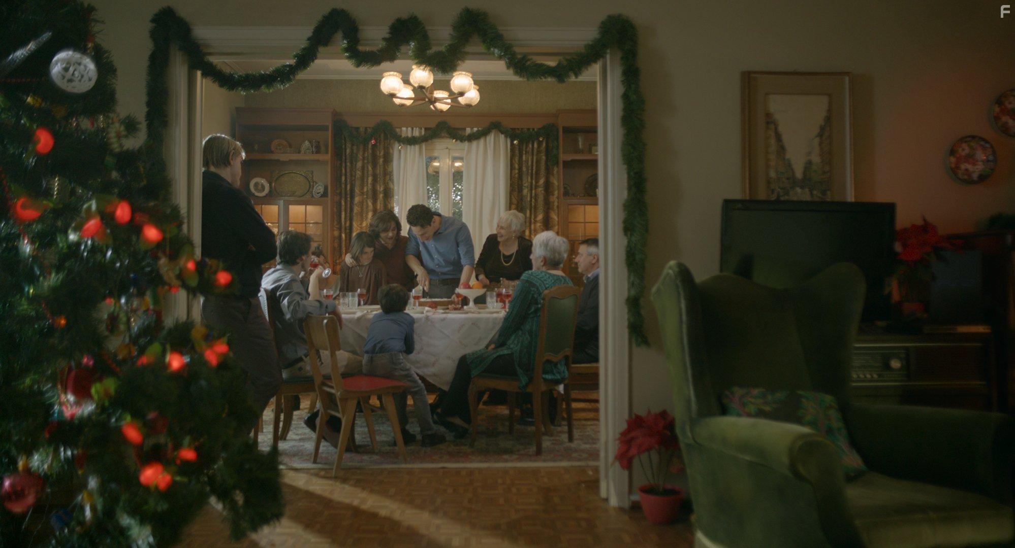 Giota Festa, Xenia Kalogeropoulou, Akis Sakellariou, and Michalis Sarantis in Apostratos (2019)