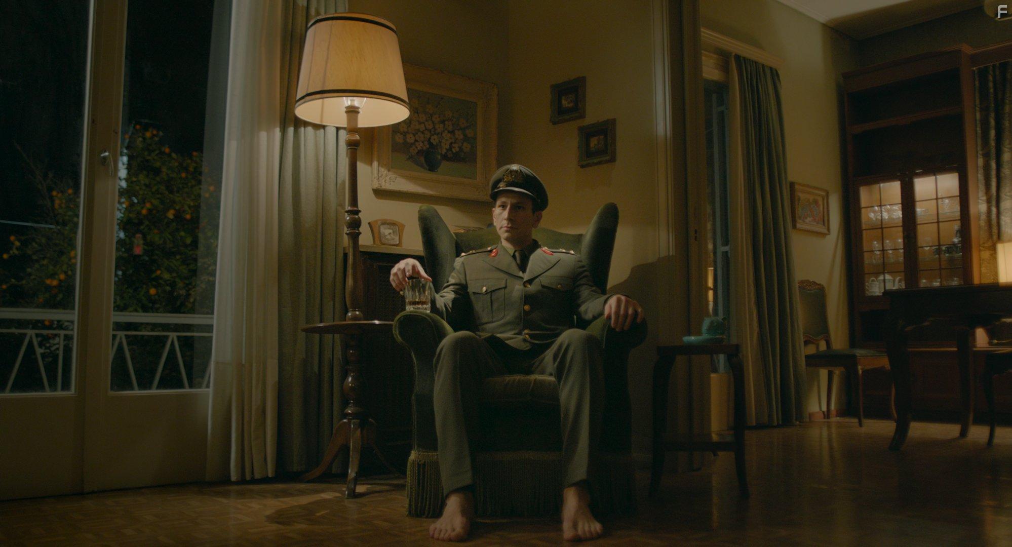 Michalis Sarantis in Apostratos (2019)