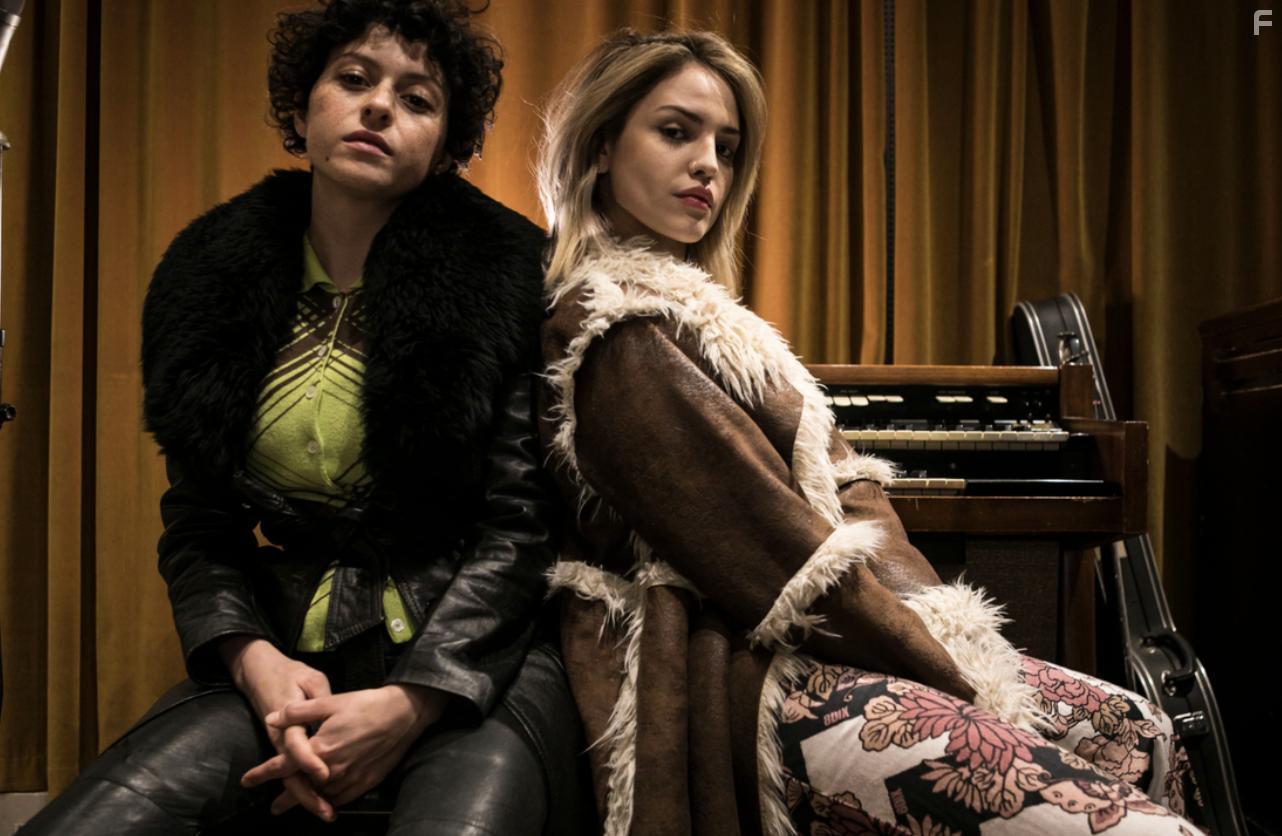 Alia Shawkat and Eiza Gonzlez in Love Spreads (2020)