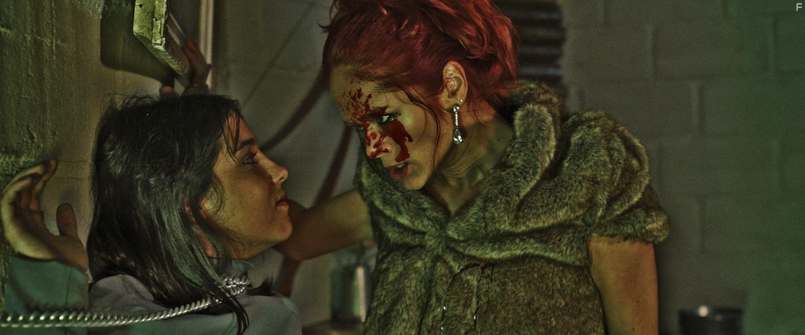 Manoela Dexheimer and Karine Barros in Hopekillers (2021)