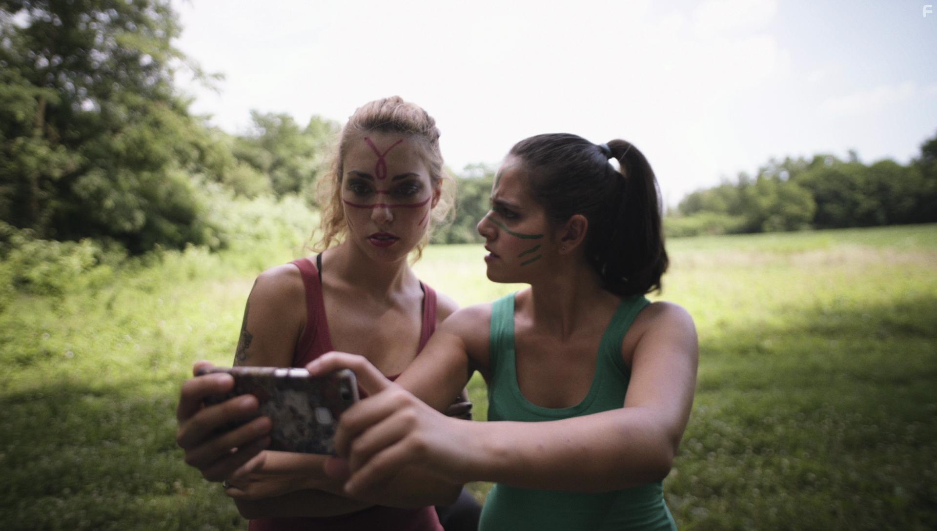 Roberta Nicosia and Selene Feltrin in No vendetta no party (2019)