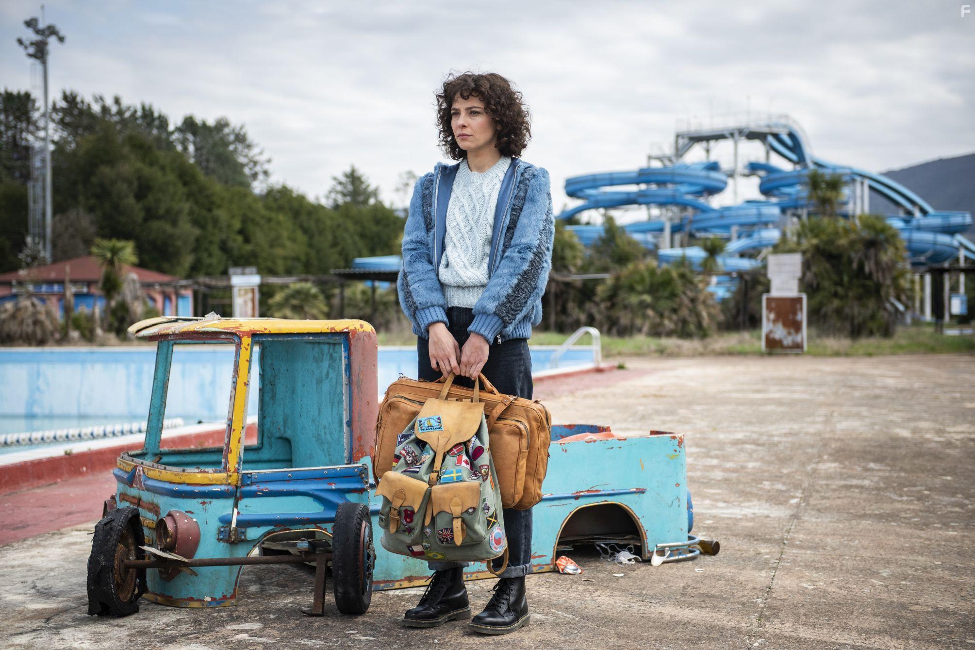 Jasmine Trinca in Guida romantica a posti perduti (2020)