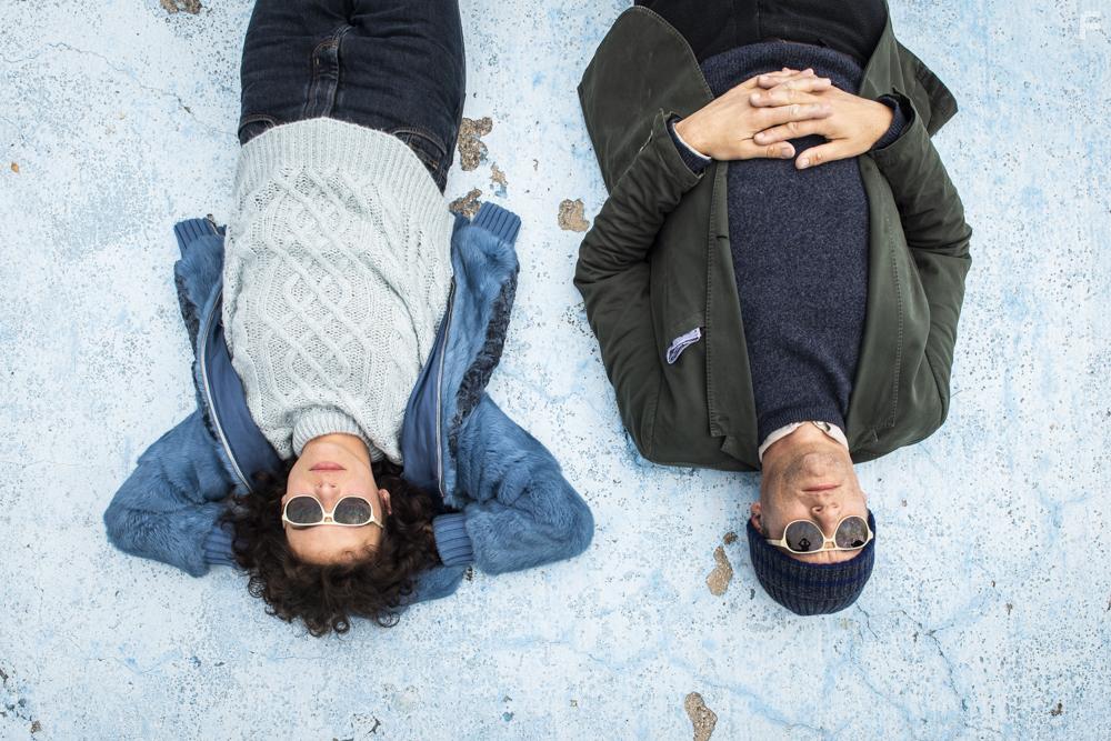 Irne Jacob and Clive Owen in Guida romantica a posti perduti (2020)