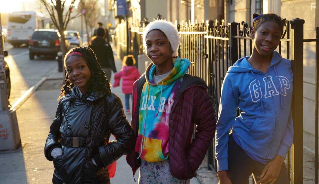 Sisters on Track (2021)