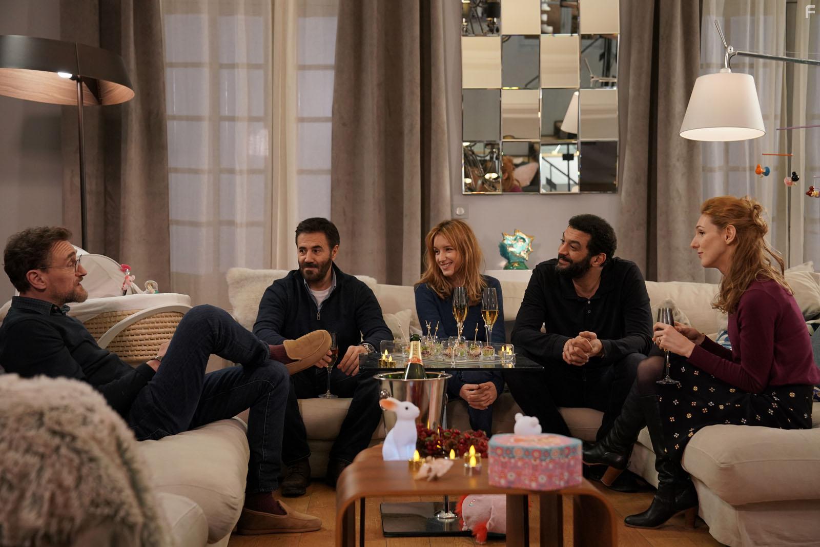 Ramzy Bedia, Jos Garcia, Jean-Paul Rouve, Ludivine Sagnier, and Pauline Clment in Lola et ses frres (2018)
