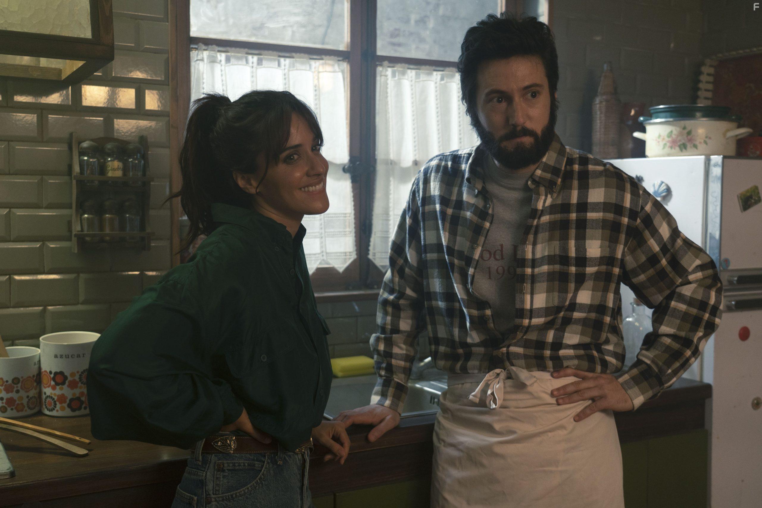 Iaki Ardanaz and Macarena Garca in Paraso (2021)