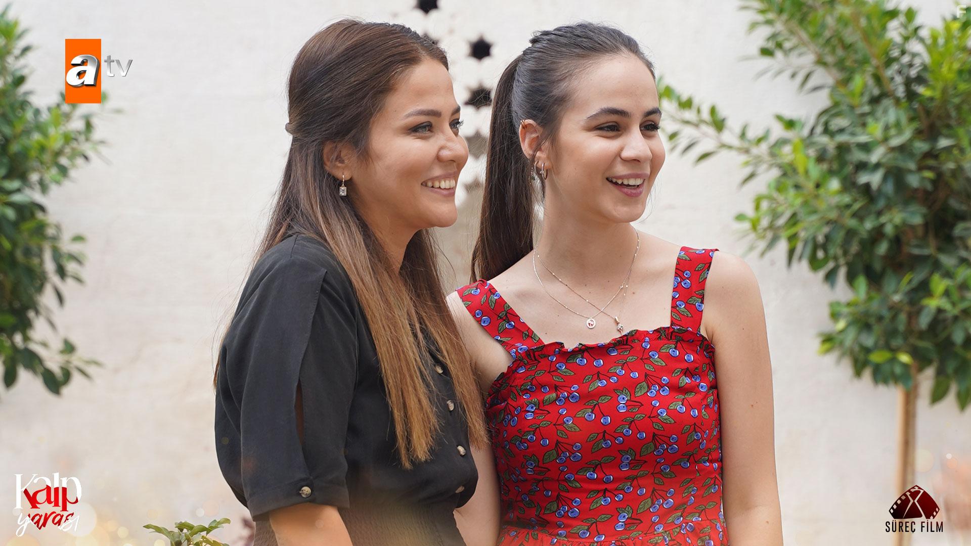 Burin Abdullah and Naz Sayiner in Kalp Yarasi (2021)