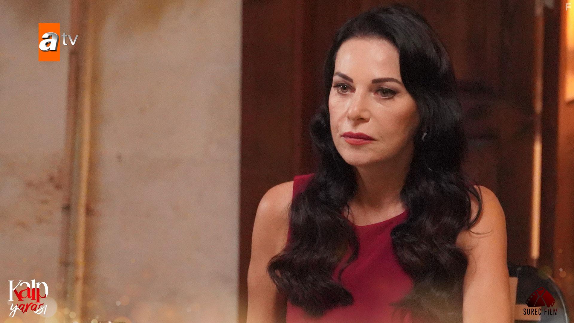 Senay Grler in Kalp Yarasi (2021)