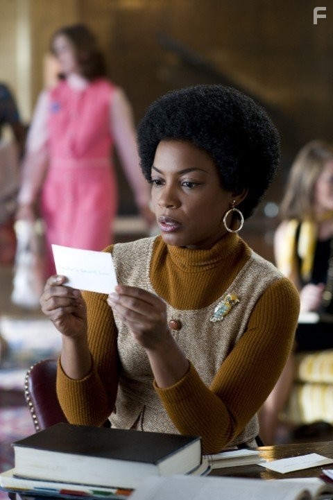 Aunjanue Ellis in Золотые руки (2009)